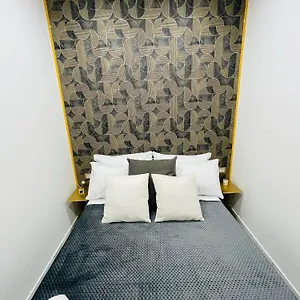 Frank Anthony Apartamento Nápoles